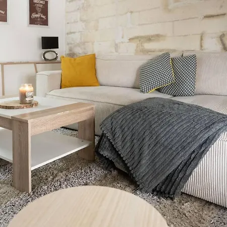 아파트 Magnifique T2 Avec Balcon Centre-ville *